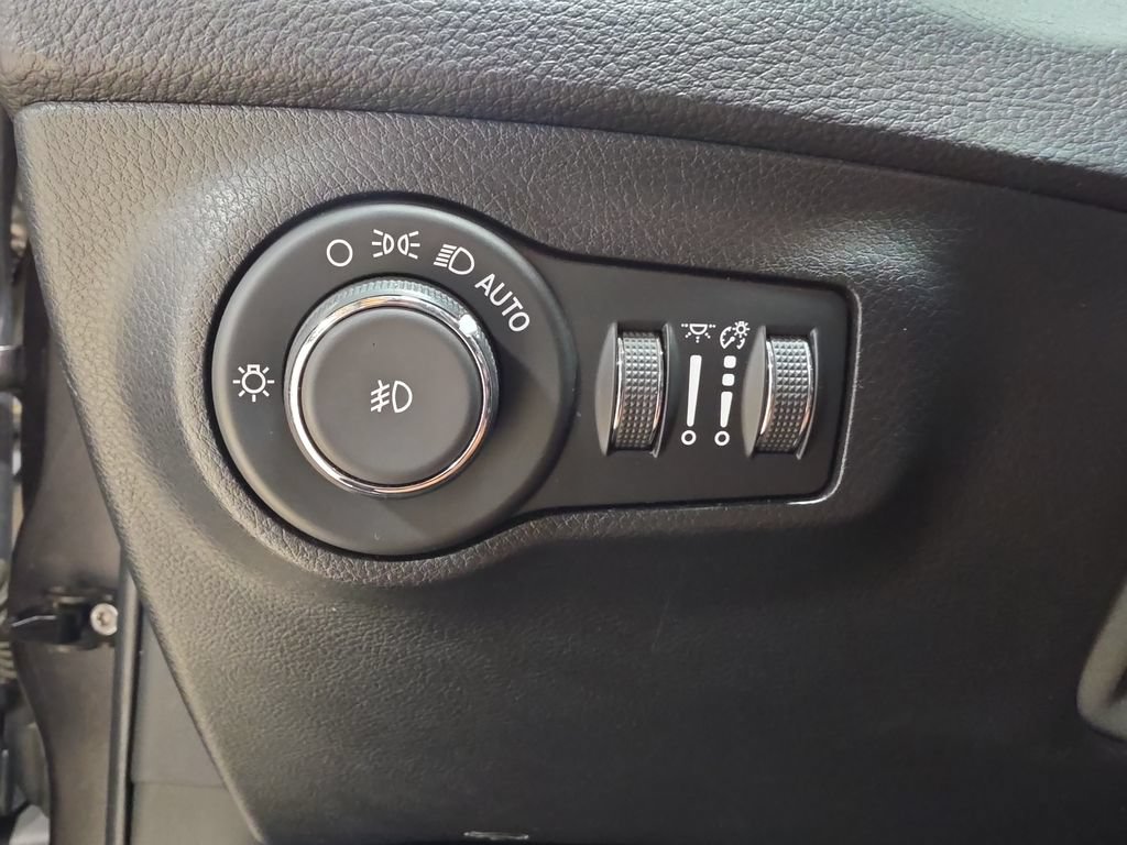Used 2020 Jeep Compass Trailhawk w/ Leather Interior Group AWD/4WD image 18