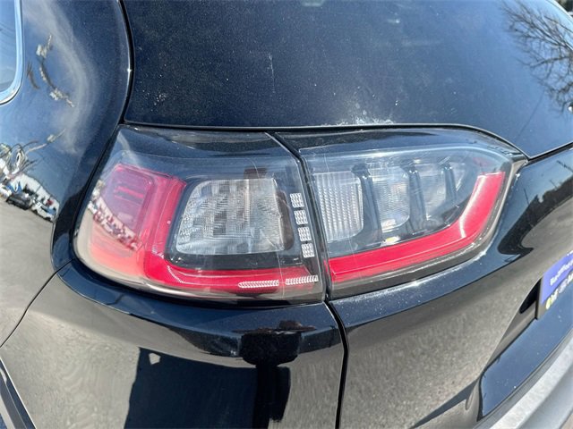 Used 2019 Jeep Cherokee Latitude w/ Popular Appearance Group image 38