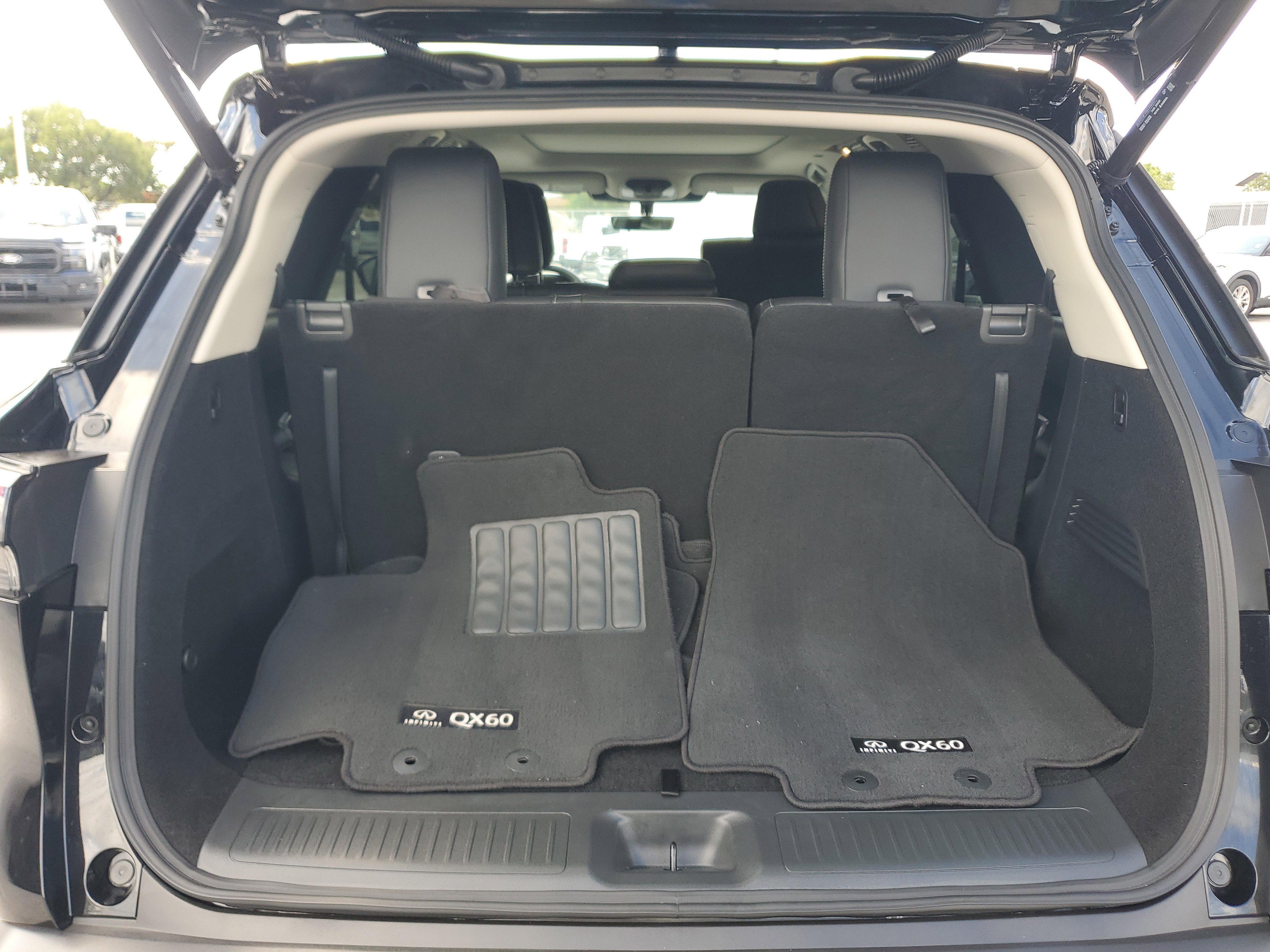 Used 2025 INFINITI QX60 Pure image 16
