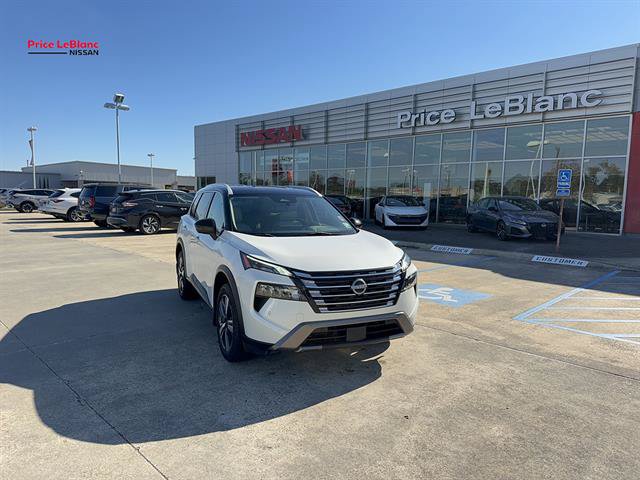 Certified 2024 Nissan Rogue SL FWD image 2