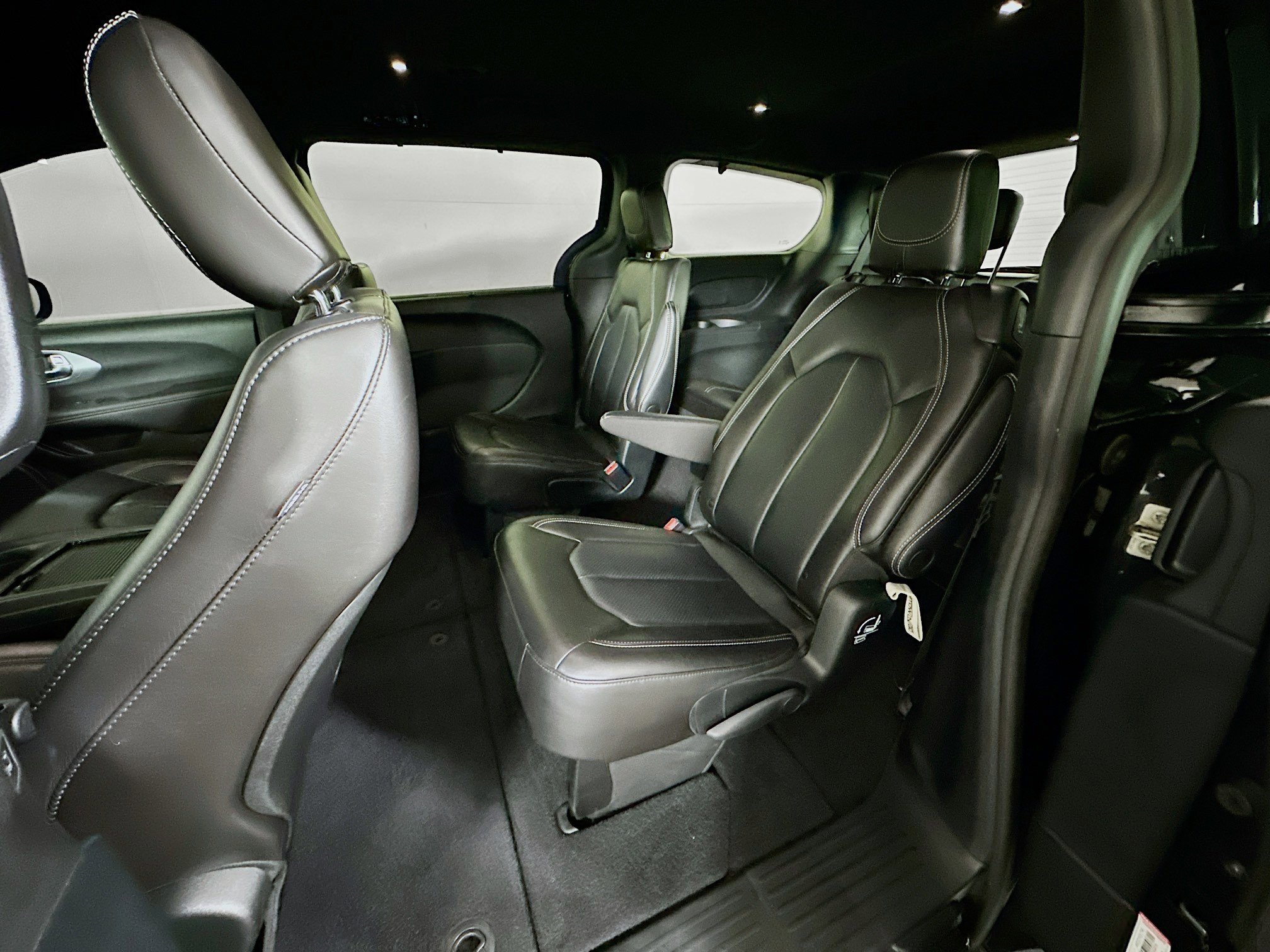 Used 2023 Chrysler Pacifica Touring-L w/ S Appearance Package FWD image 26
