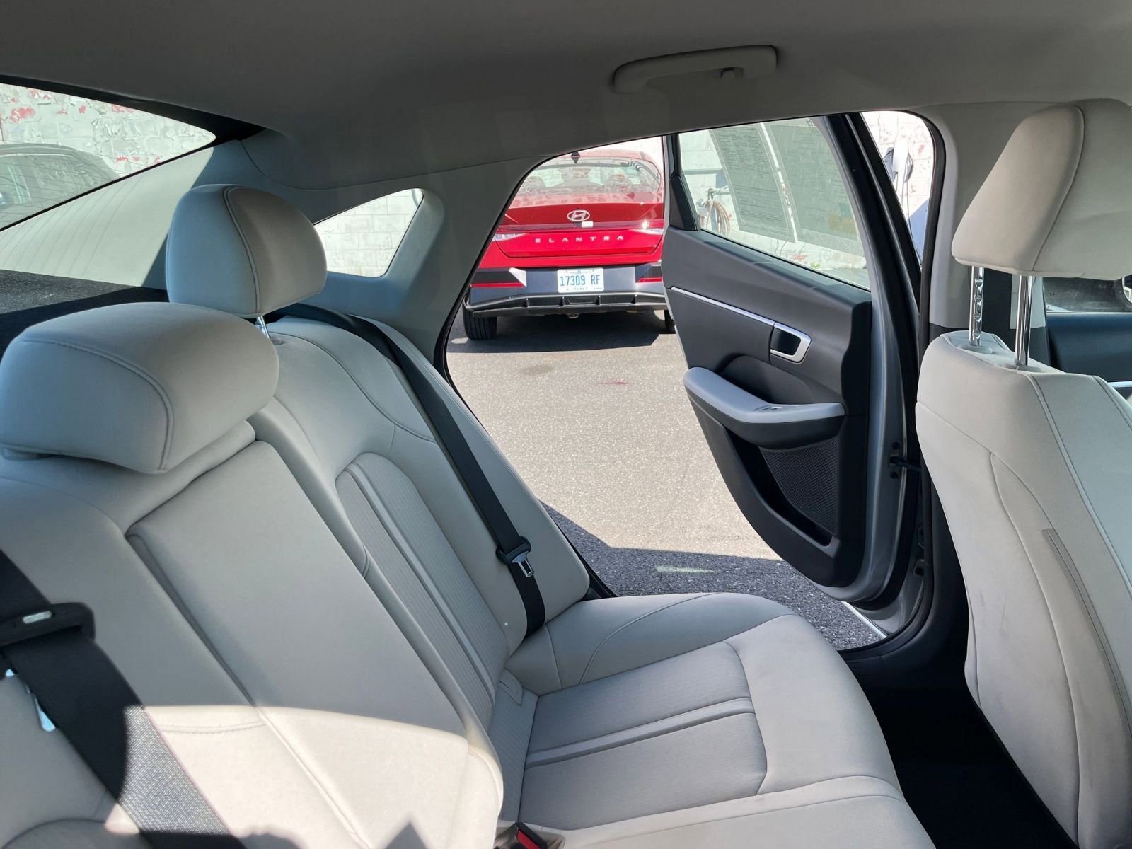 Used 2025 Kia Soul LX w/ LX Technology Package FWD image 35