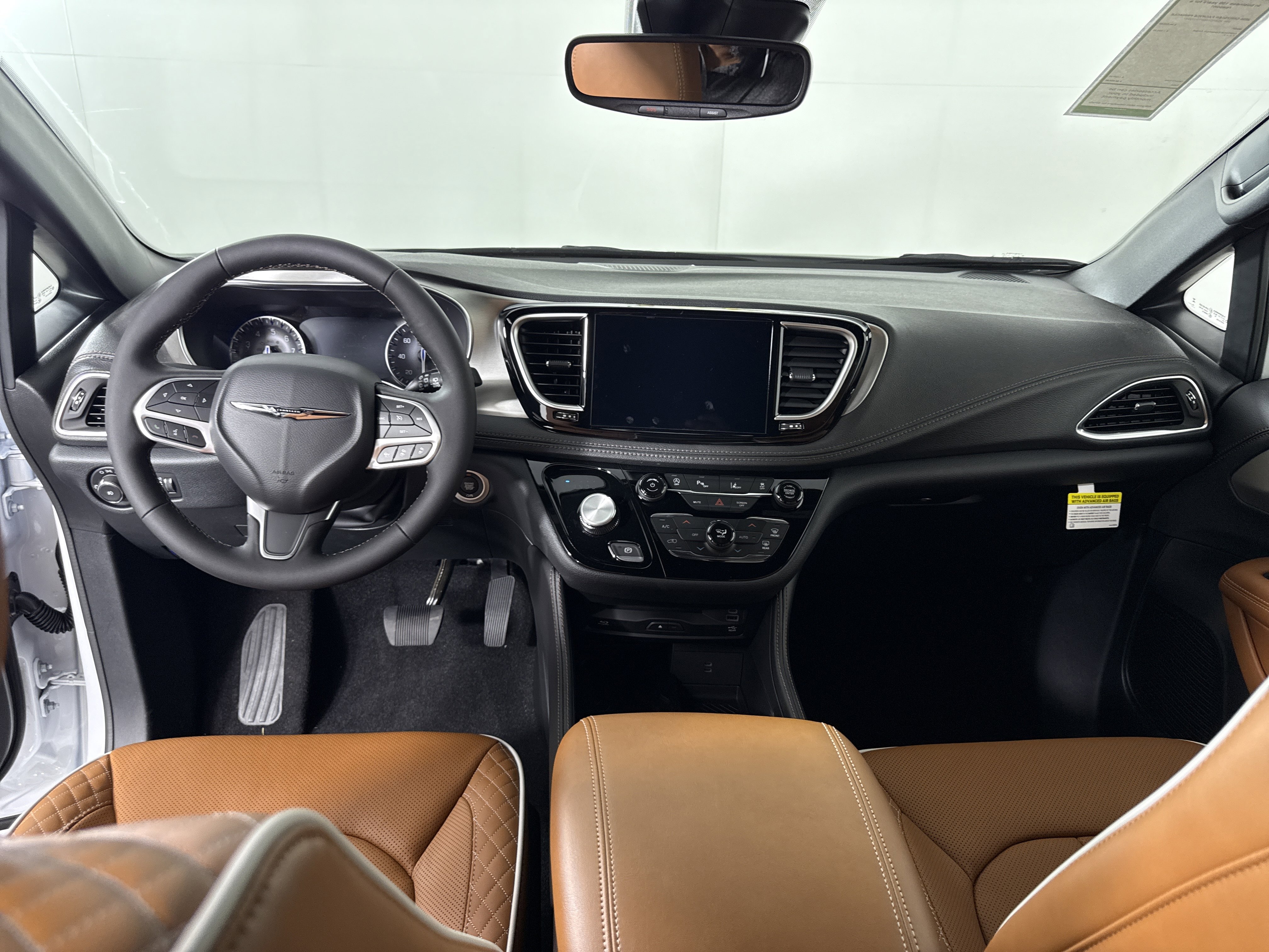 New 2026 Chrysler Pacifica Pinnacle image 12