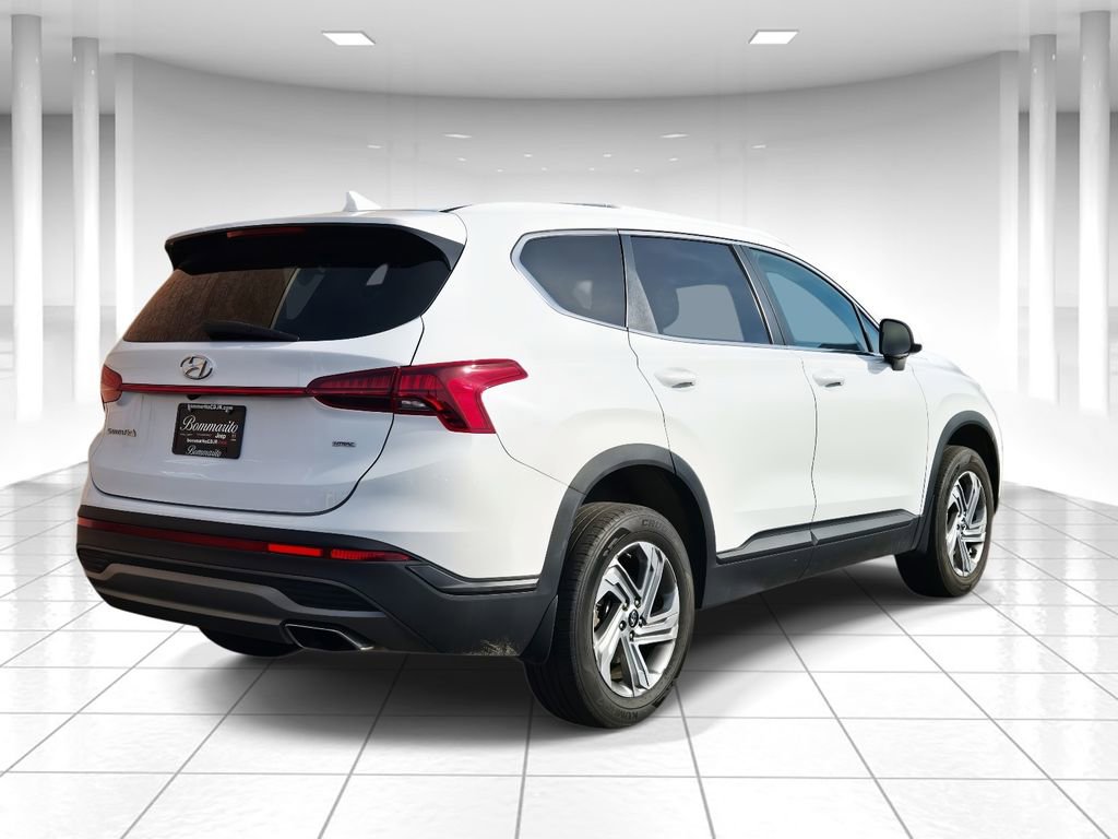 Used 2023 Hyundai Santa Fe SE AWD/4WD image 3