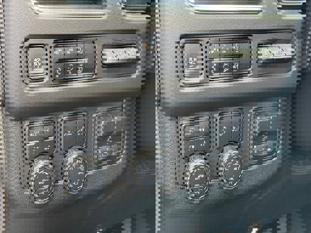 Used 2024 Chevrolet Suburban High Country w/ Max Trailering Package image 17