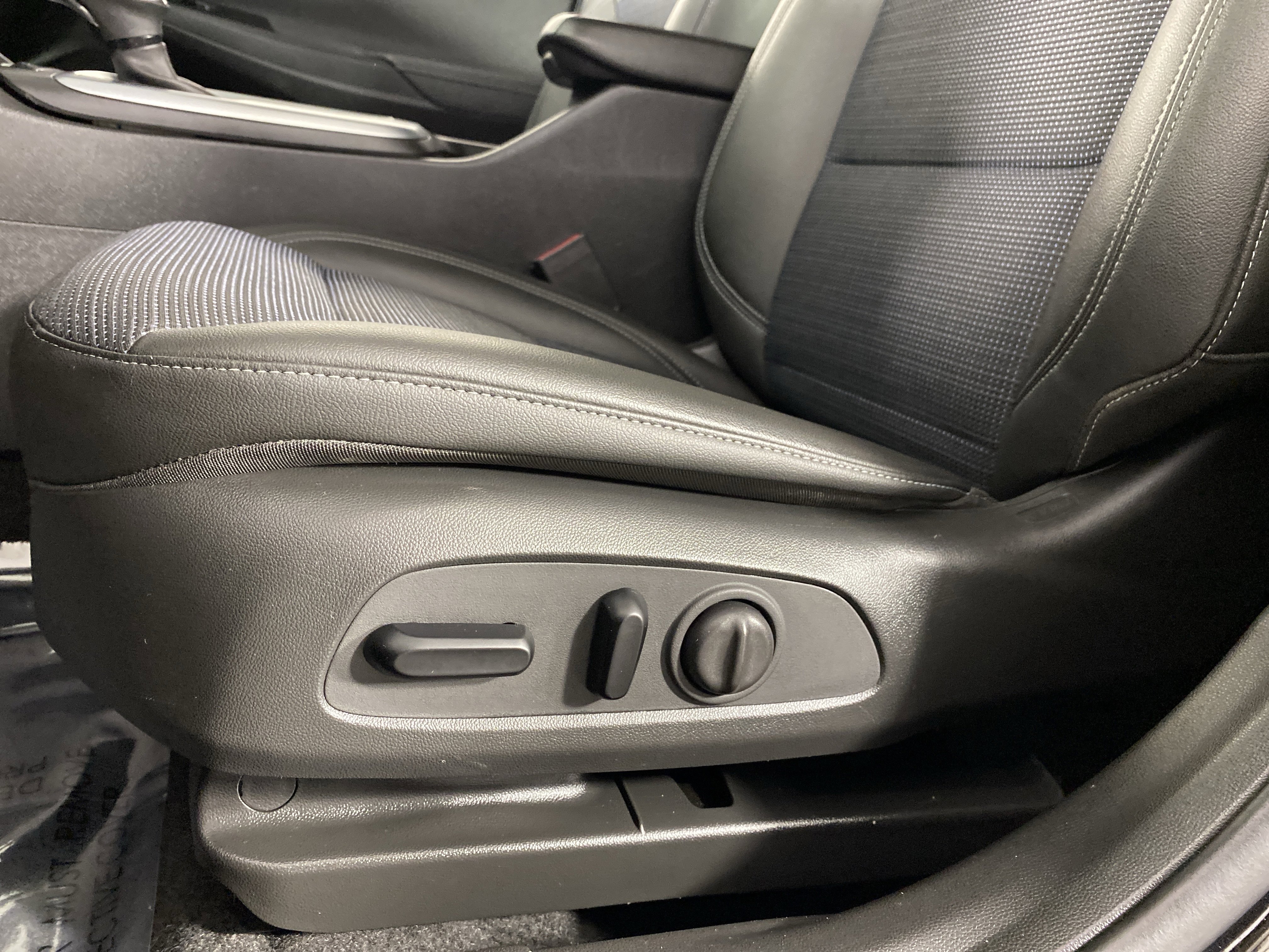 Used 2024 Buick Envista Preferred w/ Convenience I Package FWD image 17