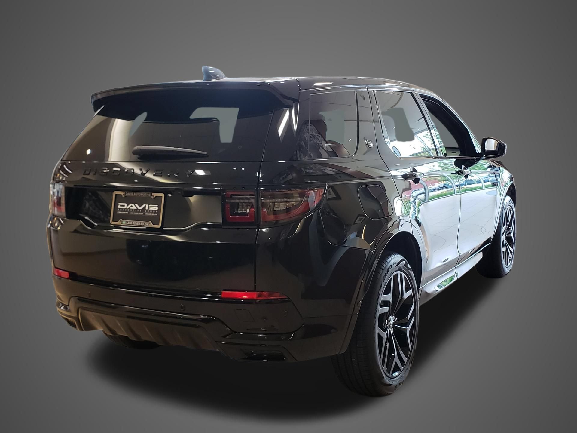 New 2026 Land Rover Discovery Sport Landmark AWD/4WD image 4