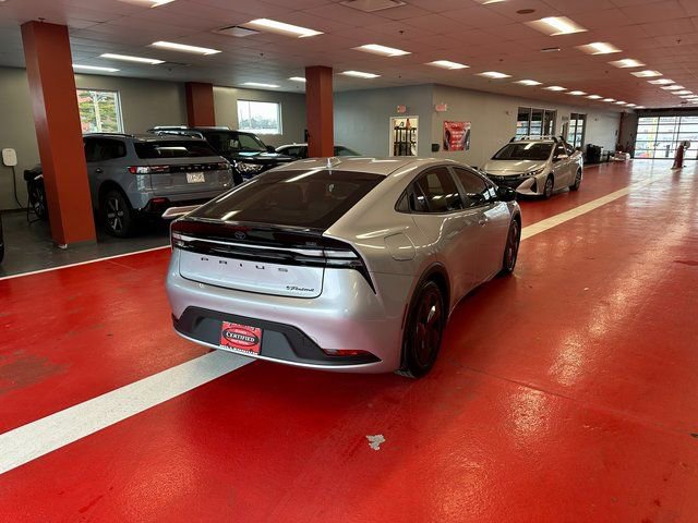 Used 2024 Toyota Prius Prime SE image 4