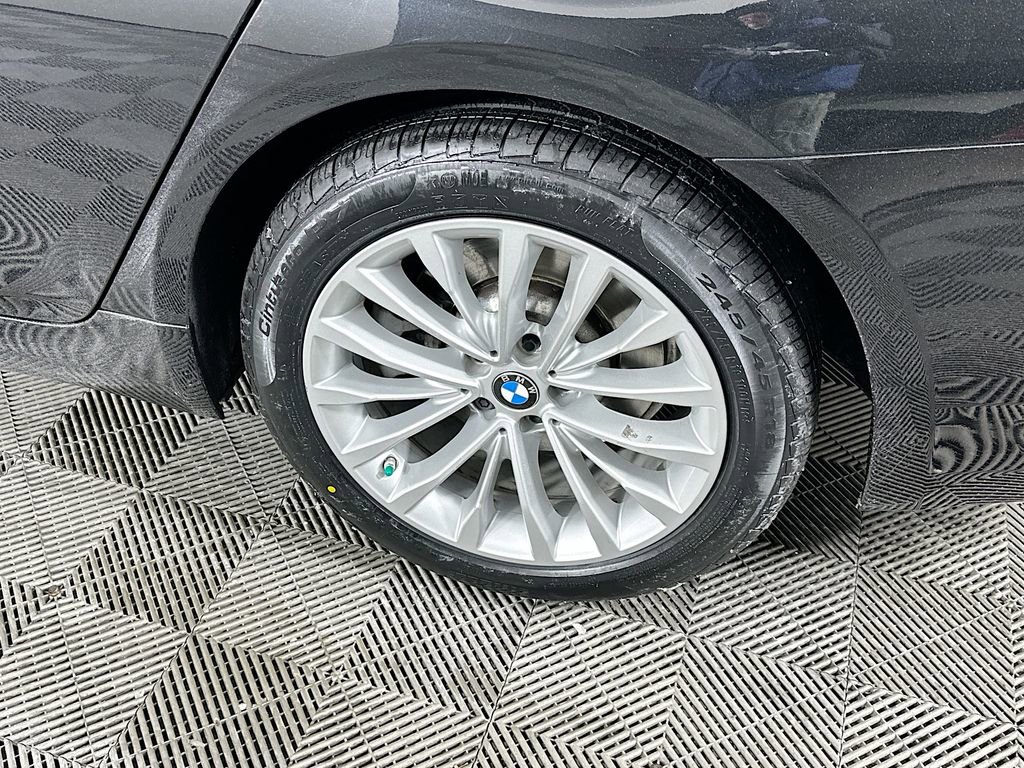 Used 2023 BMW 530i xDrive w/ Executive Package image 39