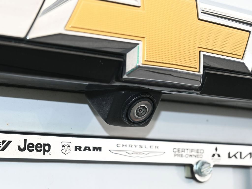 Used 2023 Chevrolet Traverse LT image 36