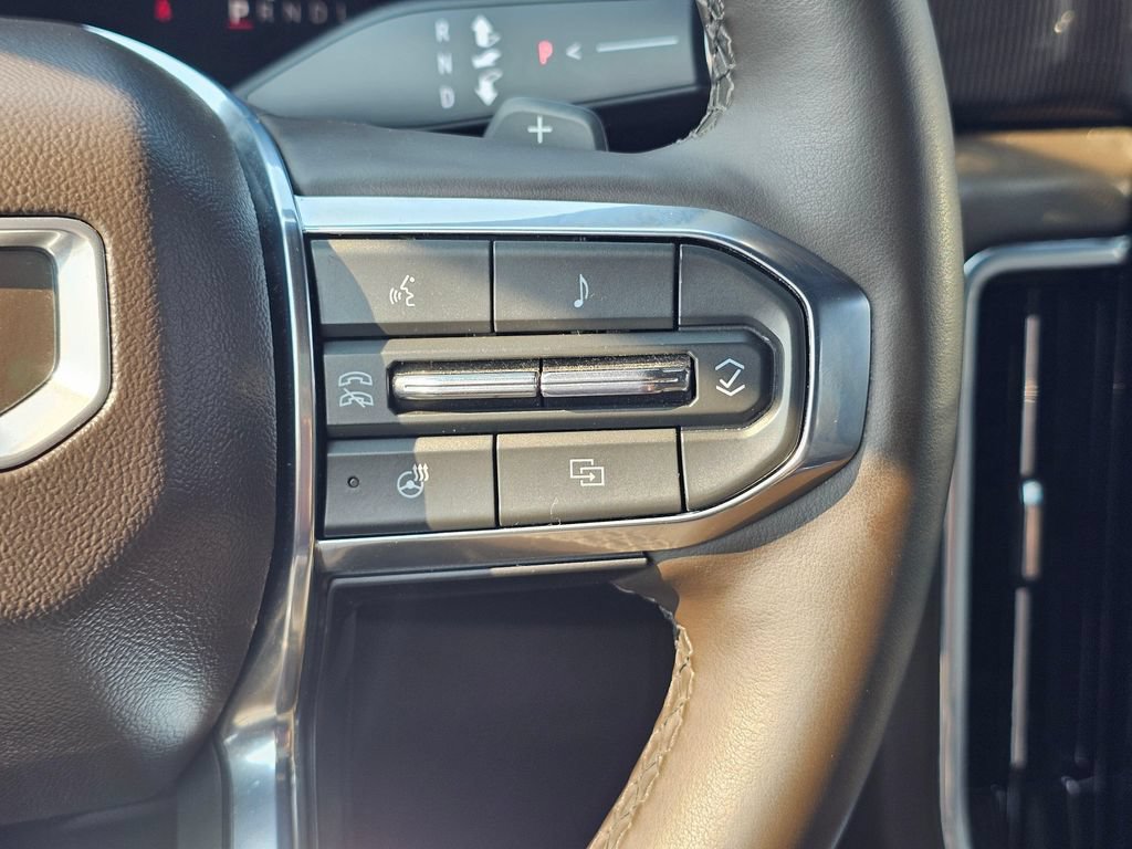 Used 2025 GMC Yukon XL Elevation AWD/4WD image 29