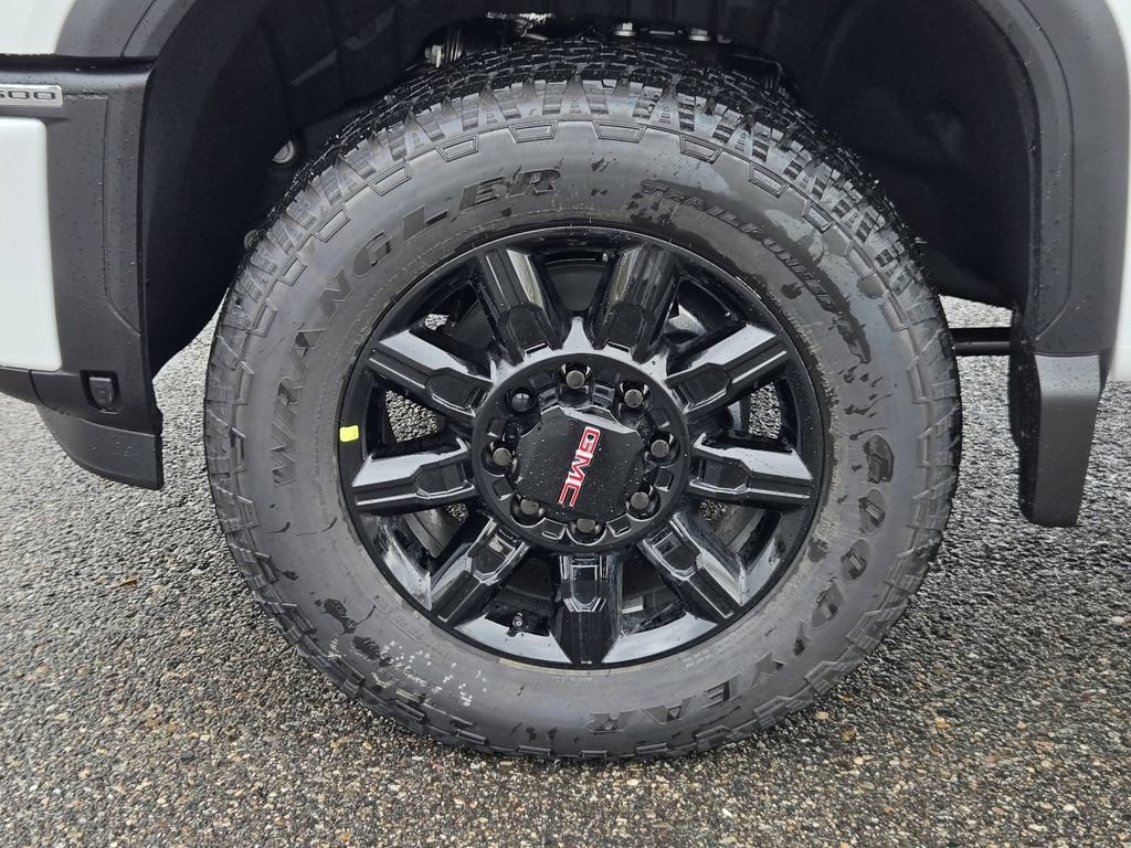 New 2026 GMC Sierra 2500 AT4 w/ AT4 Premium Plus Package AWD/4WD image 8