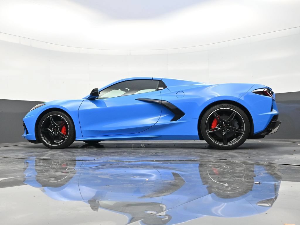 Used 2025 Chevrolet Corvette Stingray Preferred Conv w/ 2LT RWD image 21