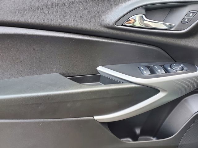 Certified 2024 Chevrolet Trax RS w/ Sunroof Package image 16