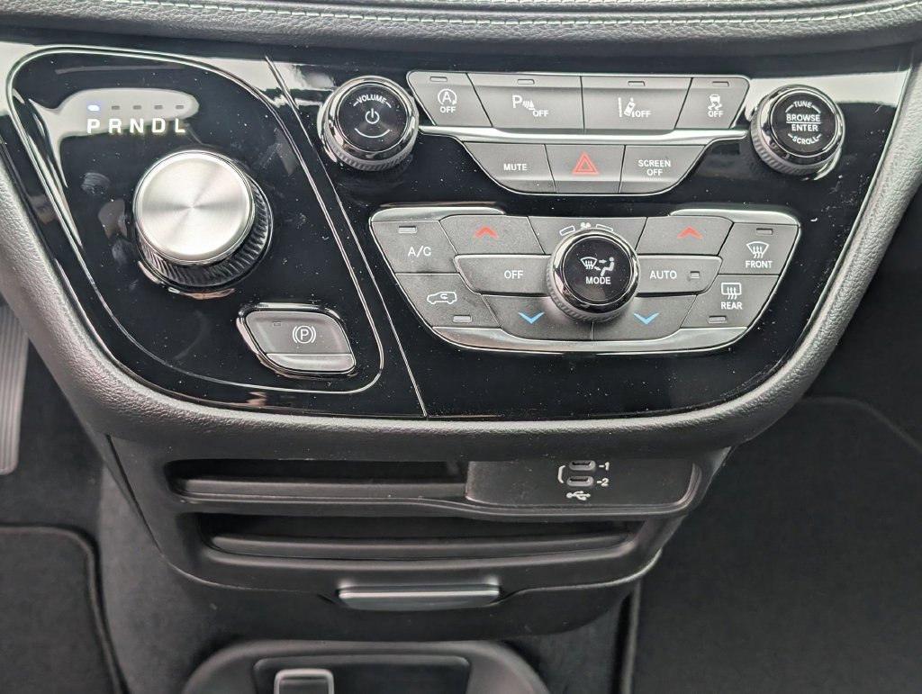 New 2027 Chrysler Pacifica Select FWD image 20
