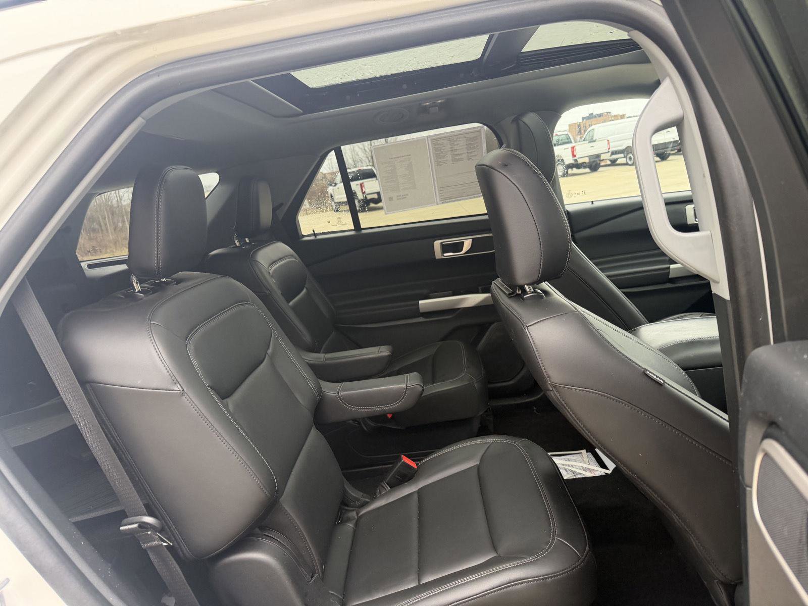 Used 2024 Ford Explorer XLT w/ Equipment Group 202A image 23