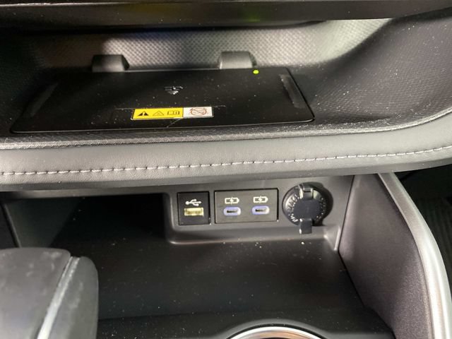 Used 2024 Toyota Highlander XLE AWD/4WD image 22