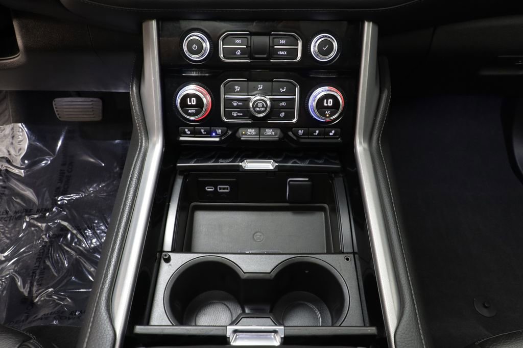 Used 2023 GMC Yukon Denali w/ Advanced Technology Package AWD/4WD image 12