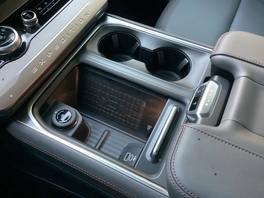 New 2025 Ford Expedition Active image 73