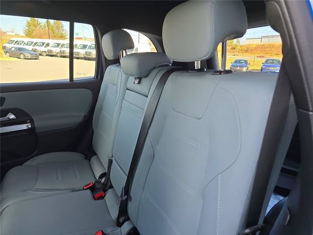 Used 2026 Mercedes-Benz GLB 250 4MATIC image 17