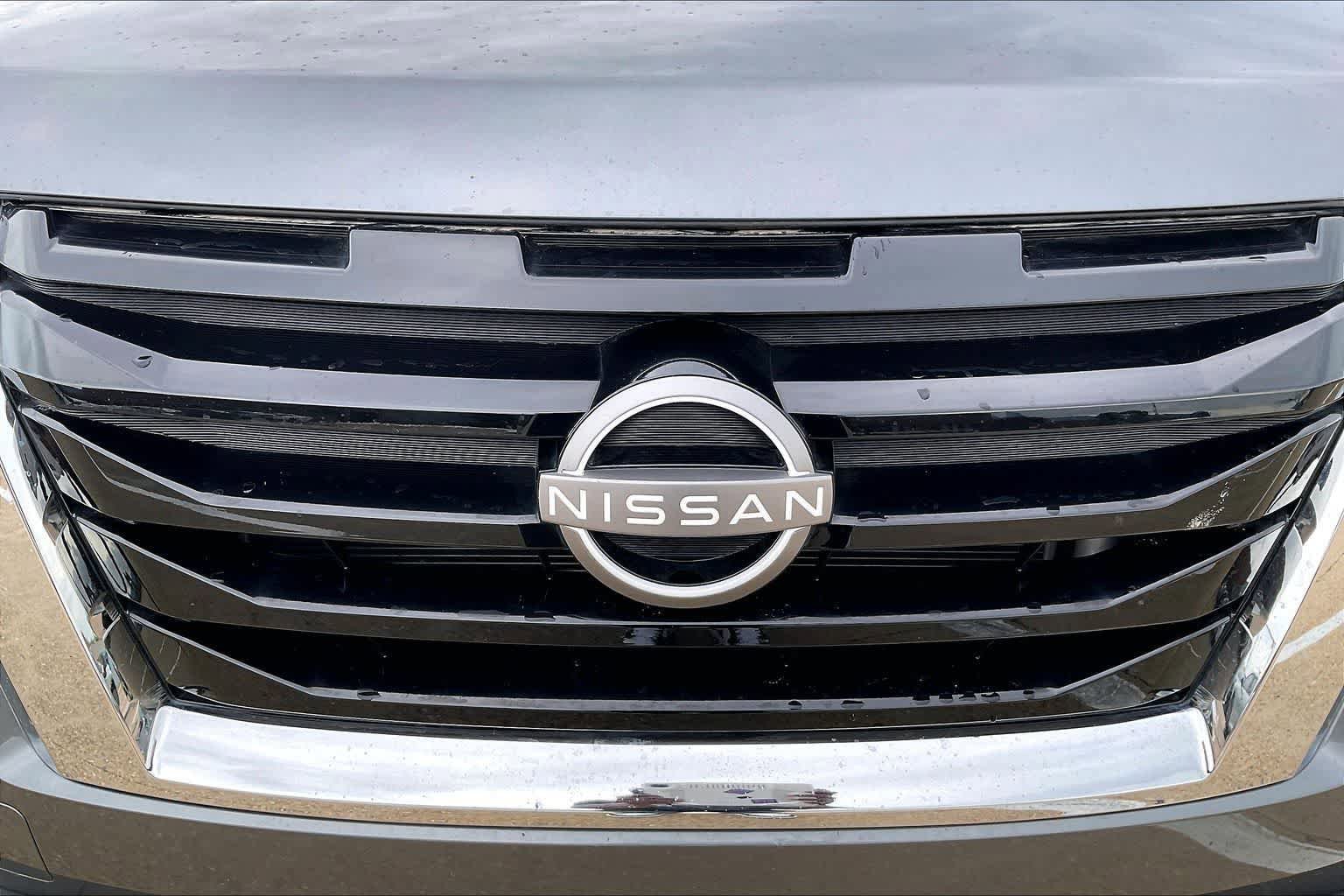 Used 2025 Nissan Pathfinder SV AWD/4WD image 31