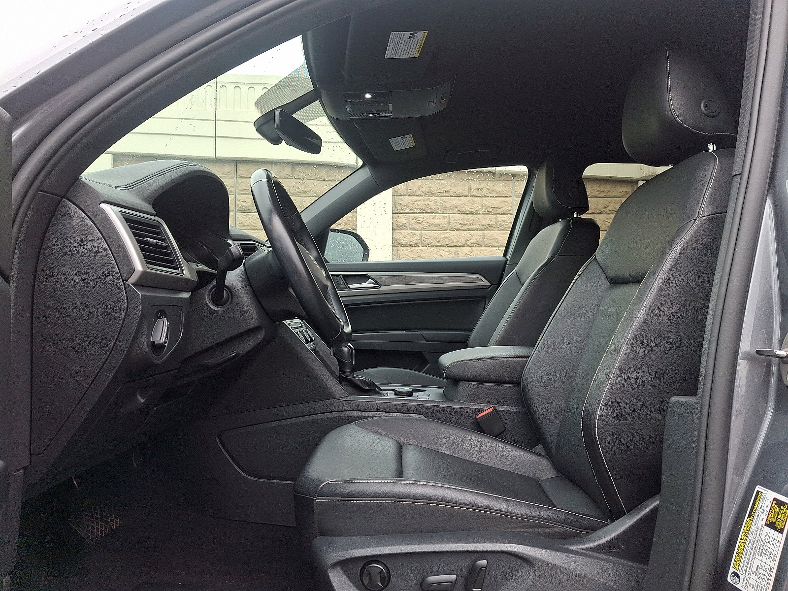 Used 2020 Volkswagen Atlas Cross Sport SE image 13