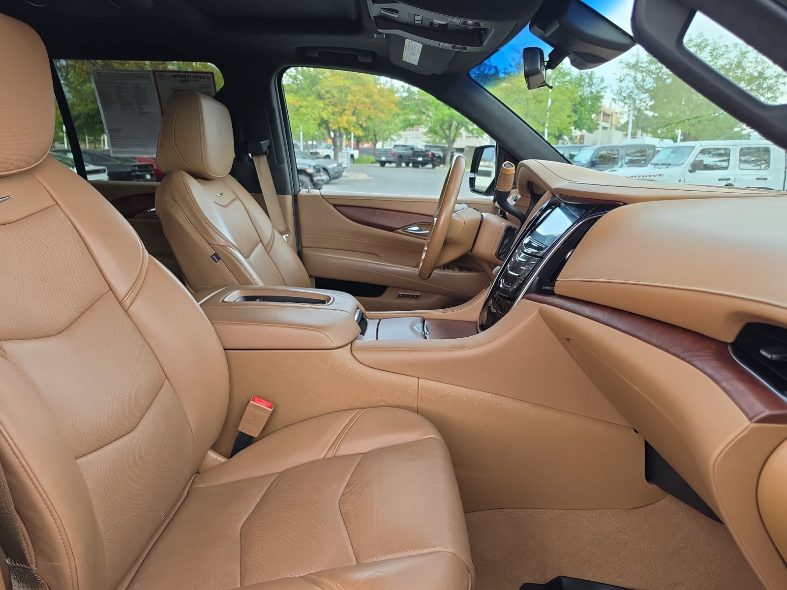 Used 2017 Cadillac Escalade Platinum AWD/4WD image 30