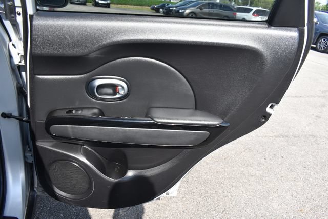 Used 2014 Kia Soul ! FWD image 33