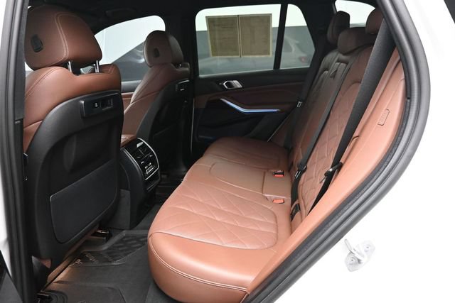 Used 2023 BMW X5 xDrive40i w/ Premium Package AWD/4WD image 11