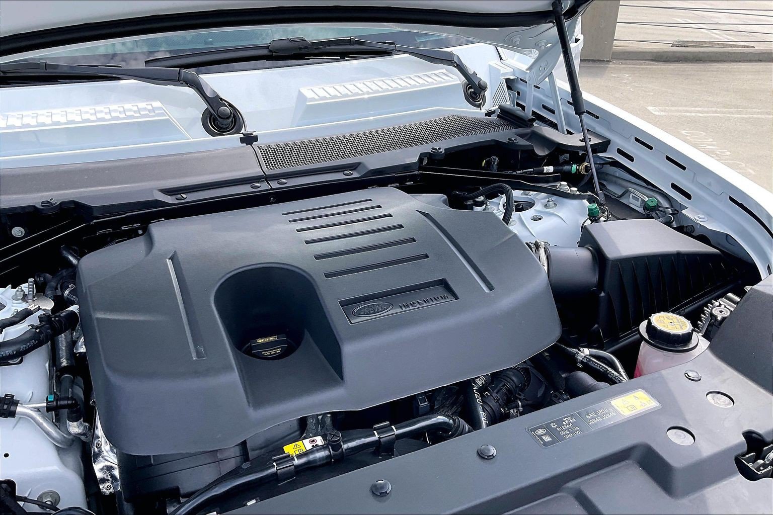 New 2026 Land Rover Defender 110 X-Dynamic SE AWD/4WD image 18