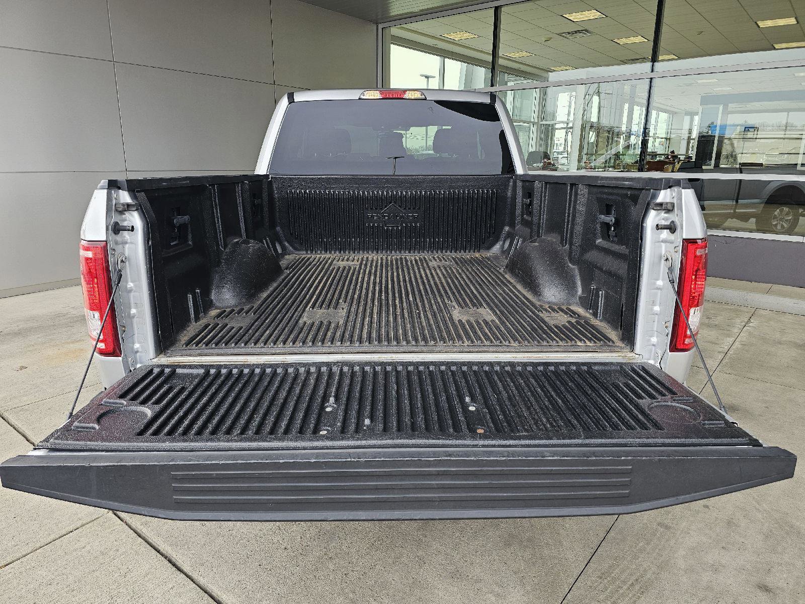 Used 2015 Ford F150 XLT image 15