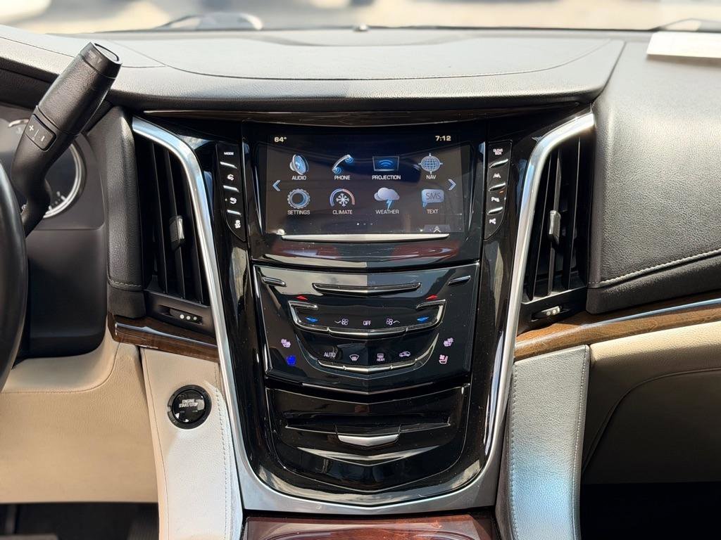 Used 2018 Cadillac Escalade ESV Luxury RWD image 15