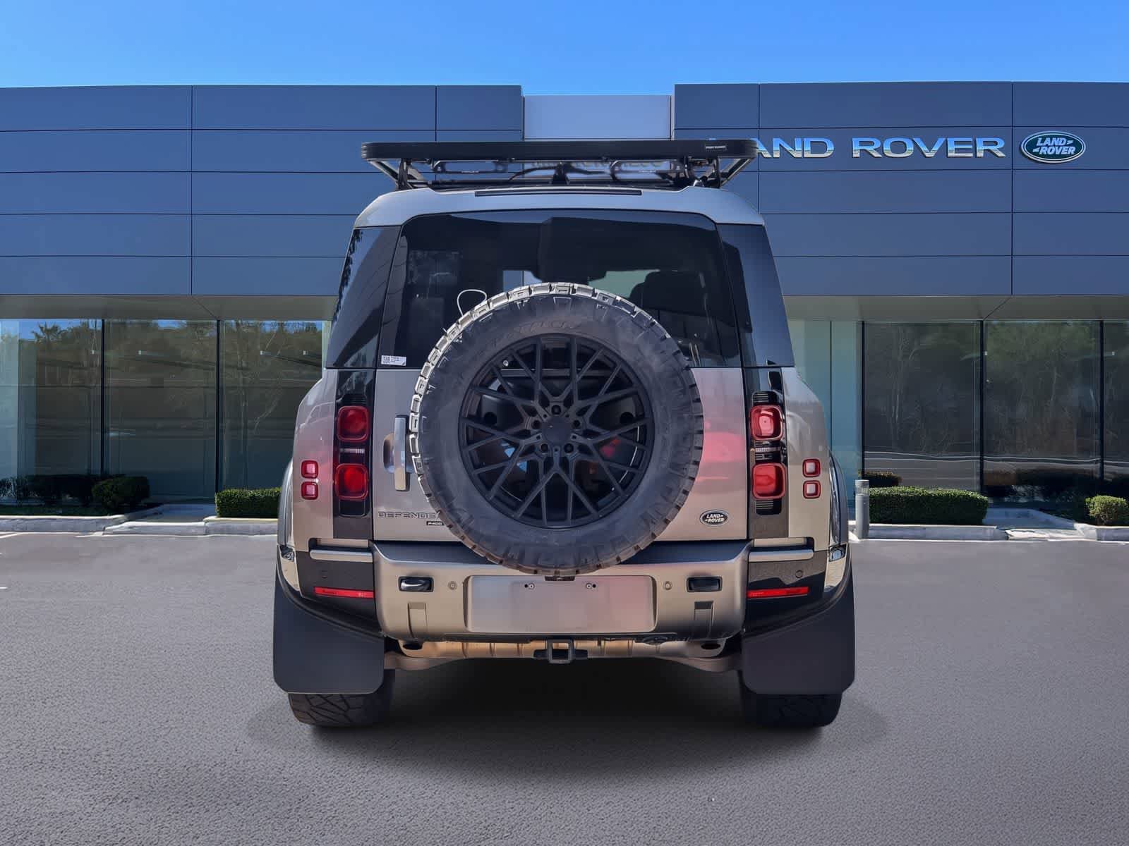 Used 2021 Land Rover Defender 110 X-Dynamic HSE AWD/4WD image 5