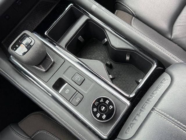 Used 2023 Nissan Pathfinder SL w/ Black Appearance Package image 22