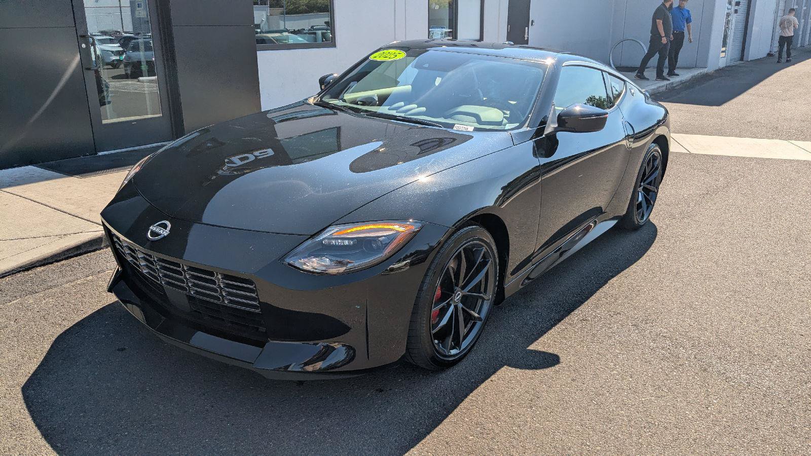 Used 2025 Nissan Z Performance w/ Floor Mat Package RWD image 2