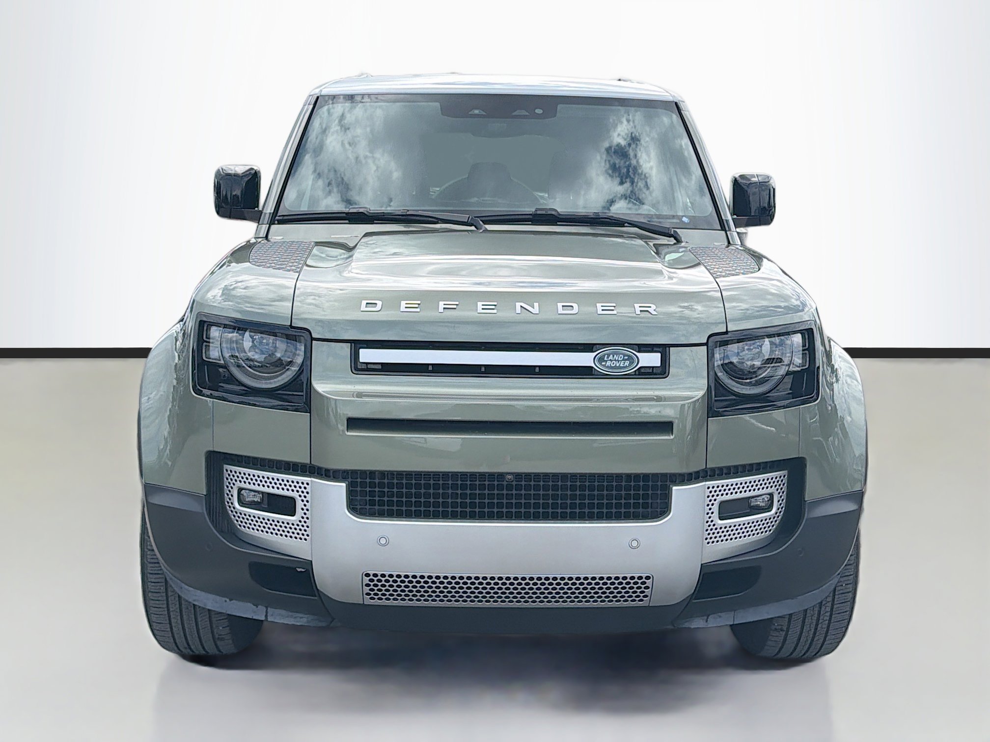 Used 2025 Land Rover Defender 110 S image 8