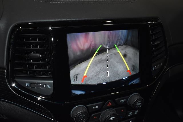 Certified 2020 Jeep Grand Cherokee Summit image 16
