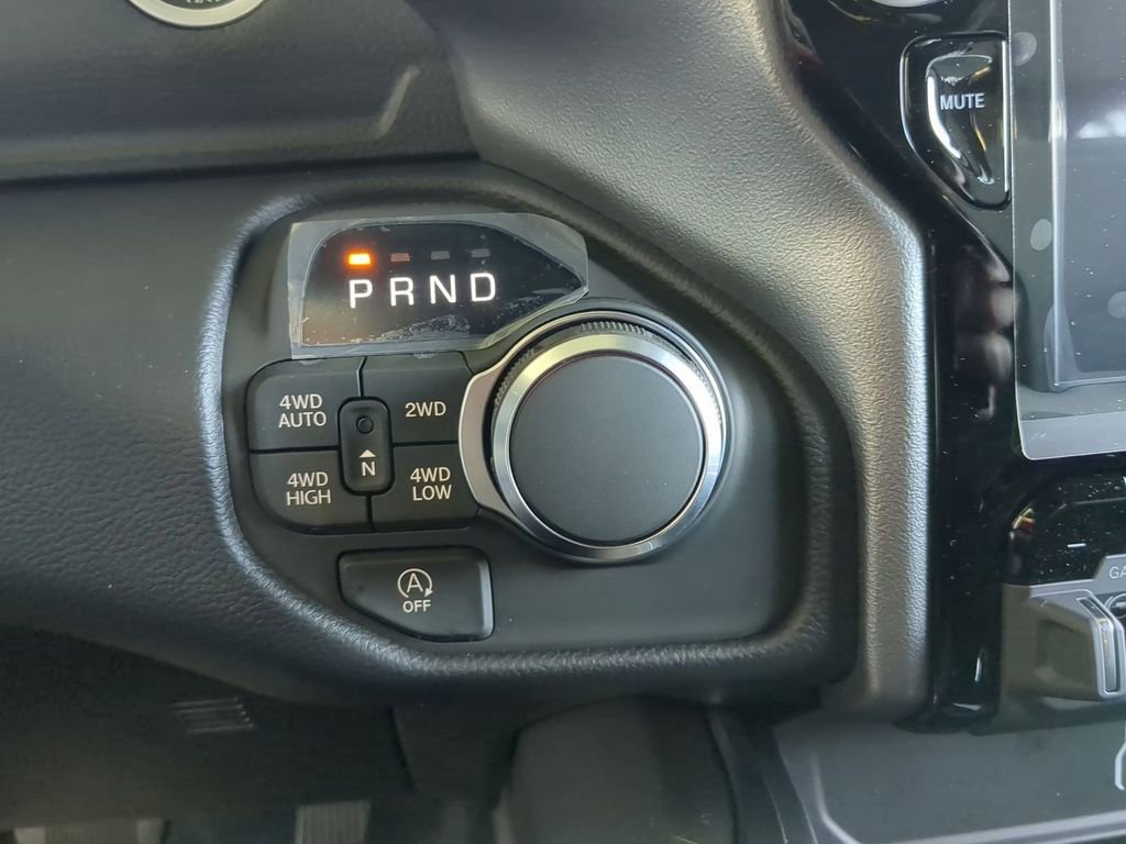 New 2026 RAM 1500 Big Horn AWD/4WD image 9