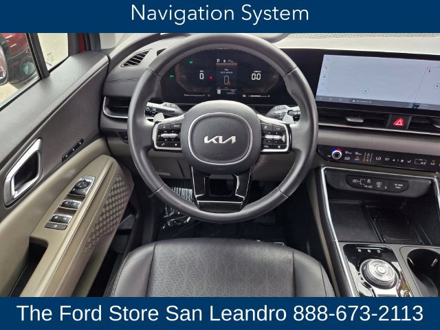 Used 2025 Kia Carnival EX FWD image 17
