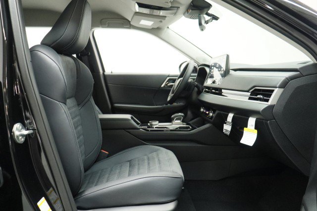 New 2026 Mitsubishi Outlander SE FWD image 17
