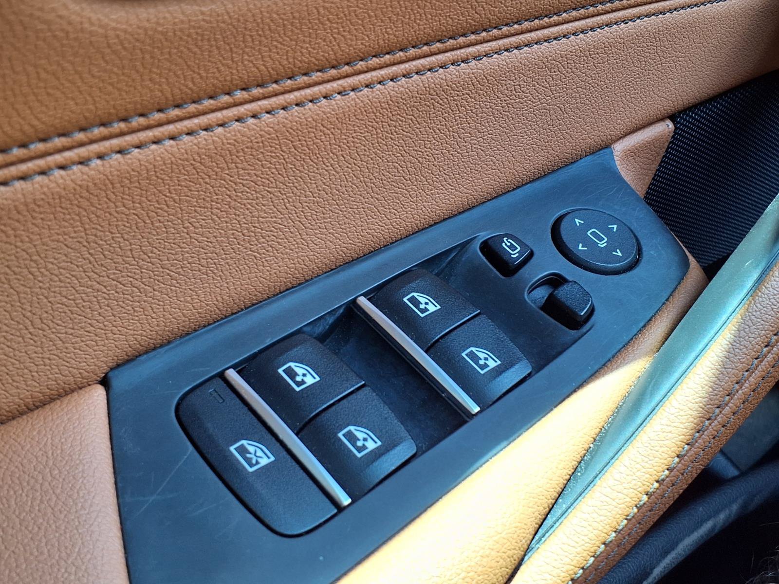 Used 2022 BMW 530i w/ Convenience Package RWD image 11