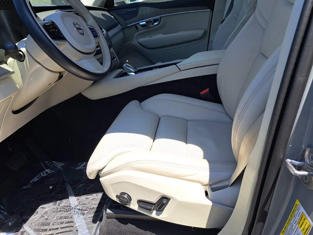 Used 2025 Volvo XC90 T8 Ultra AWD/4WD image 23