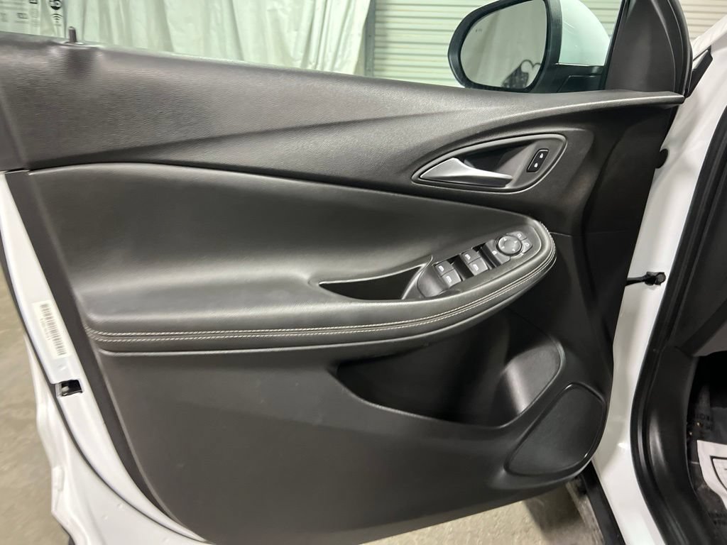 Used 2025 Buick Encore GX Preferred FWD image 19