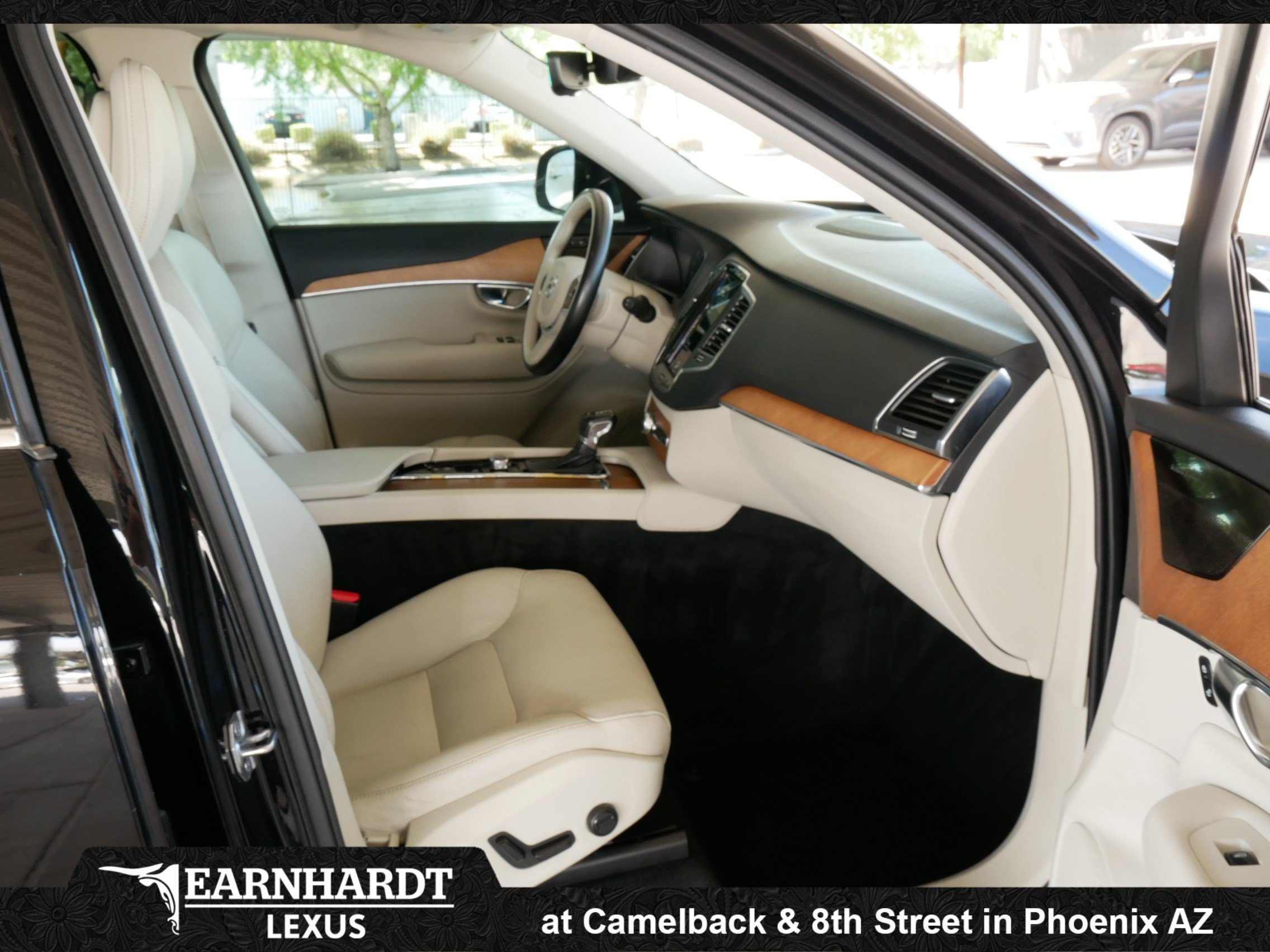 Used 2021 Volvo XC90 T6 Momentum w/ Protection Package Premier AWD/4WD image 10
