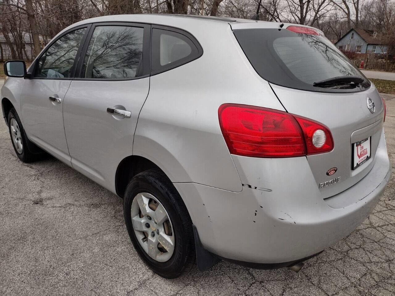 Used 2010 Nissan Rogue S image 4