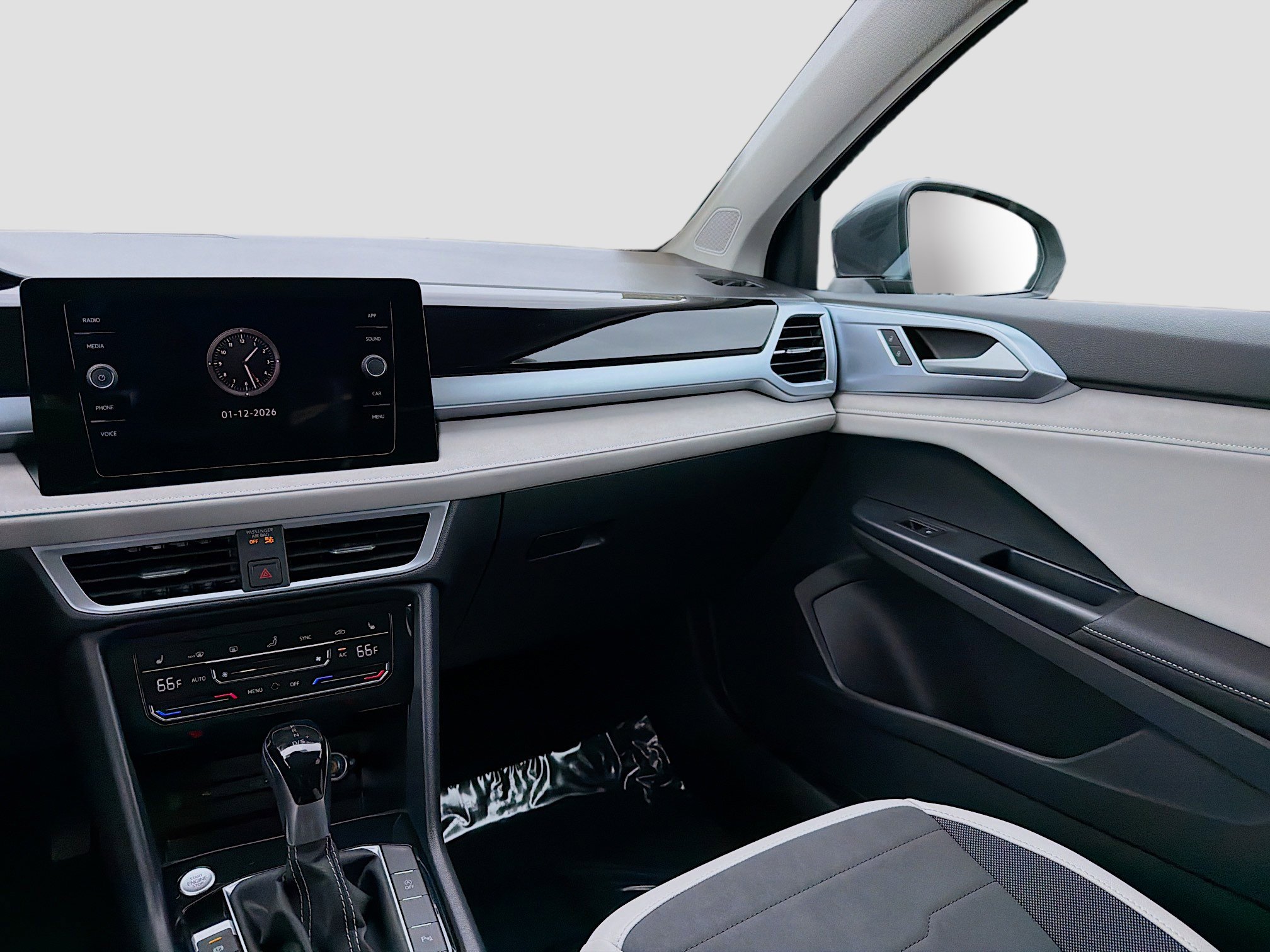 Certified 2025 Volkswagen Taos SE image 21