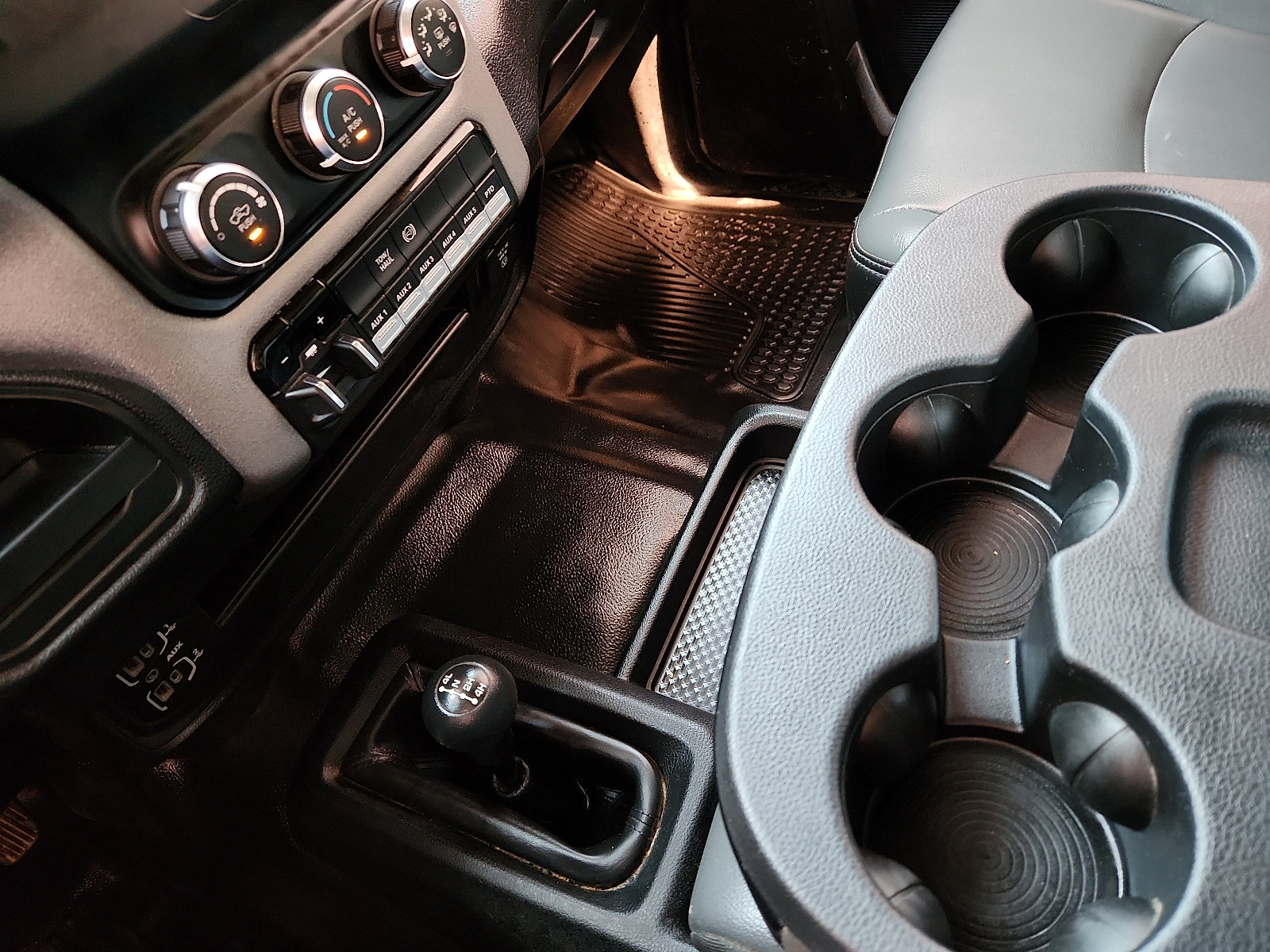 Used 2024 RAM 3500 Tradesman w/ Electrical Accessory Group image 20