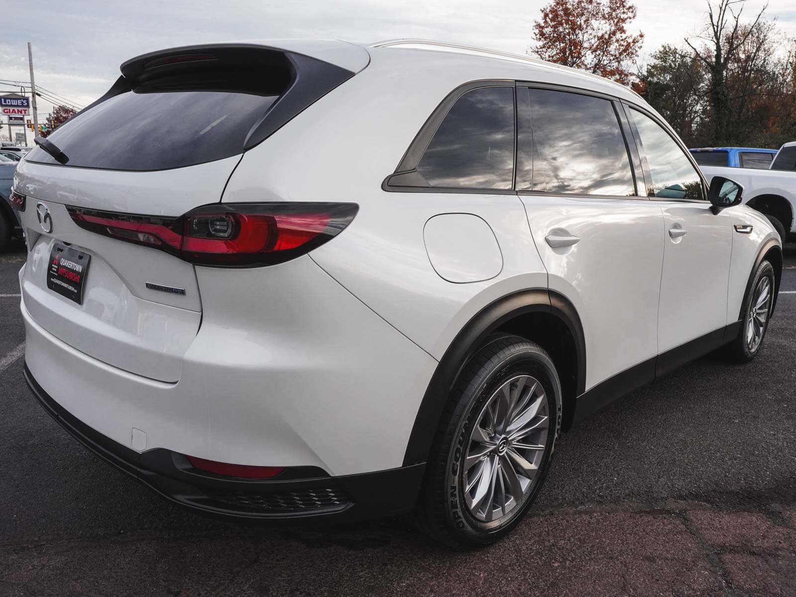 Used 2024 MAZDA CX-90 Plug-In Hybrid w/ Preferred image 5