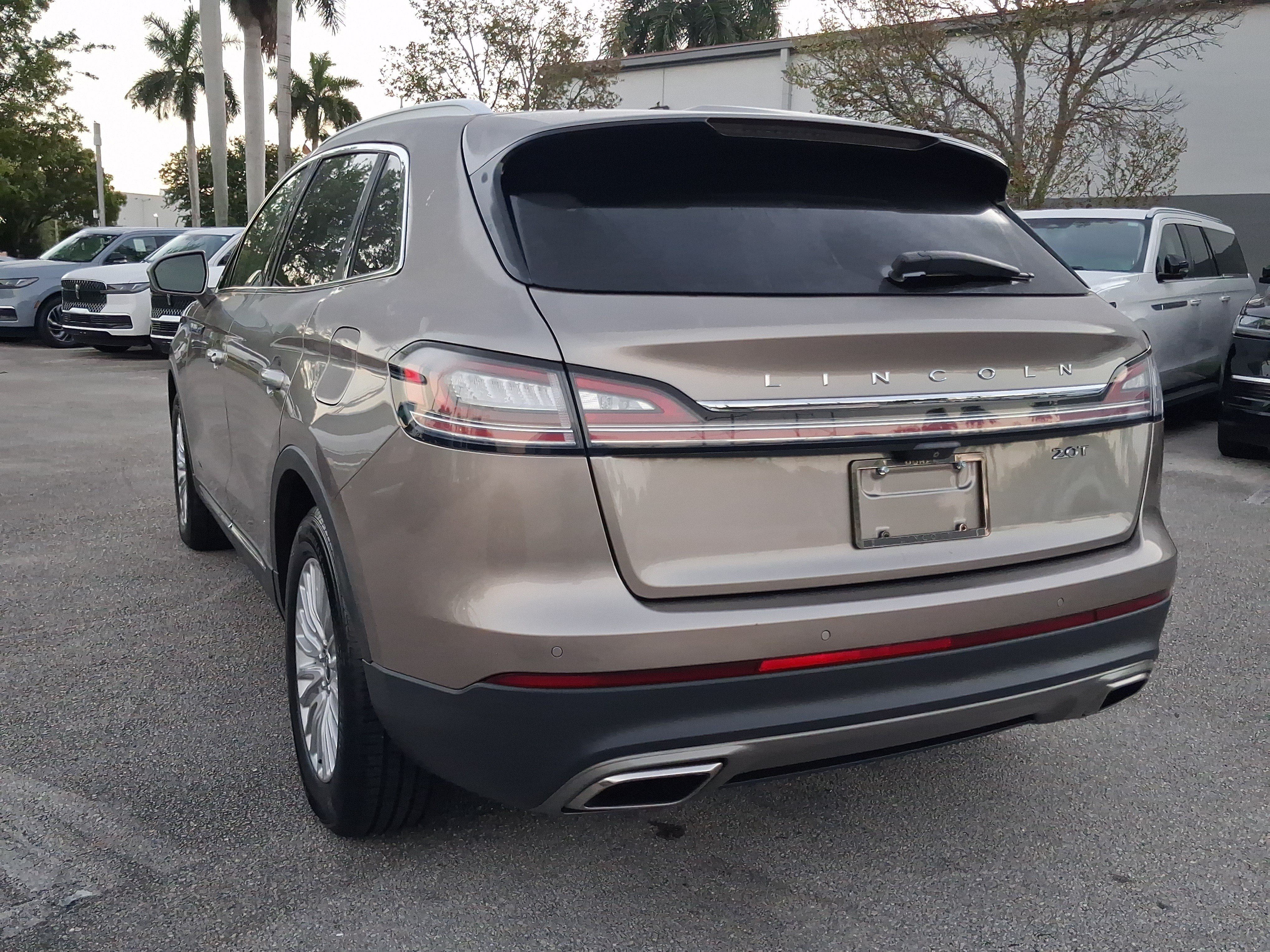 Used 2019 Lincoln Nautilus FWD image 4