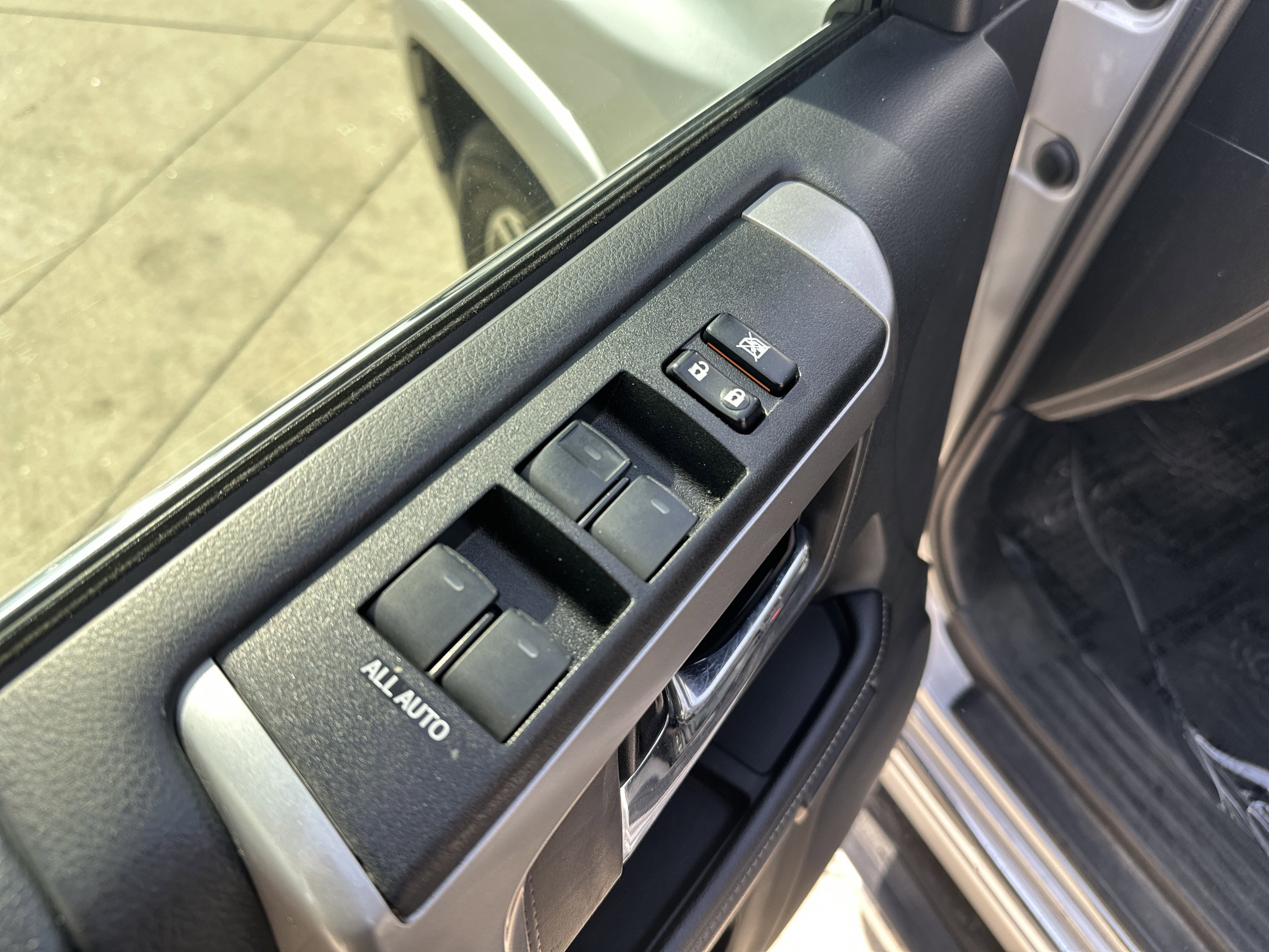 Used 2019 Toyota 4Runner Limited image 14